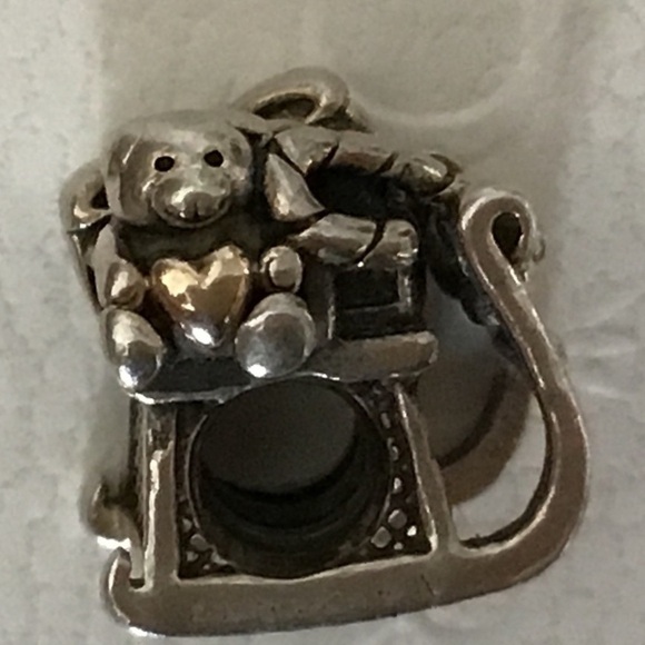 Pandora Sleigh Presents Gold heart charm - Picture 3 of 3